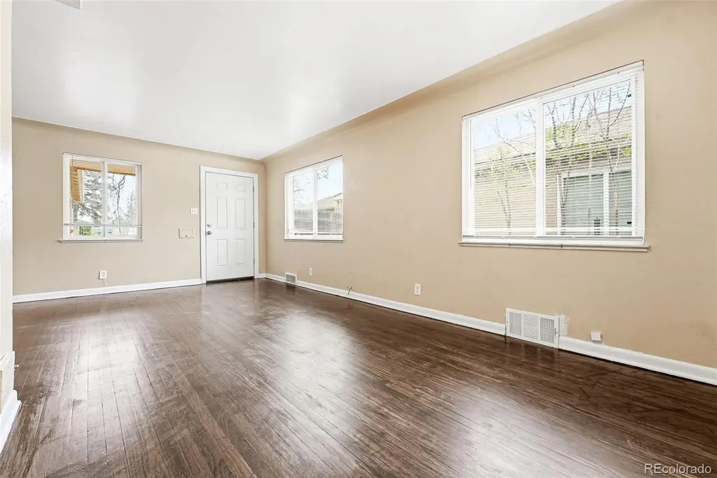 1717 Clinton Street Aurora CO 80010