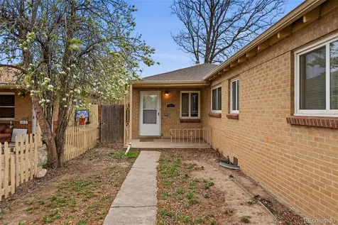 1717 Clinton Street Aurora CO 80010