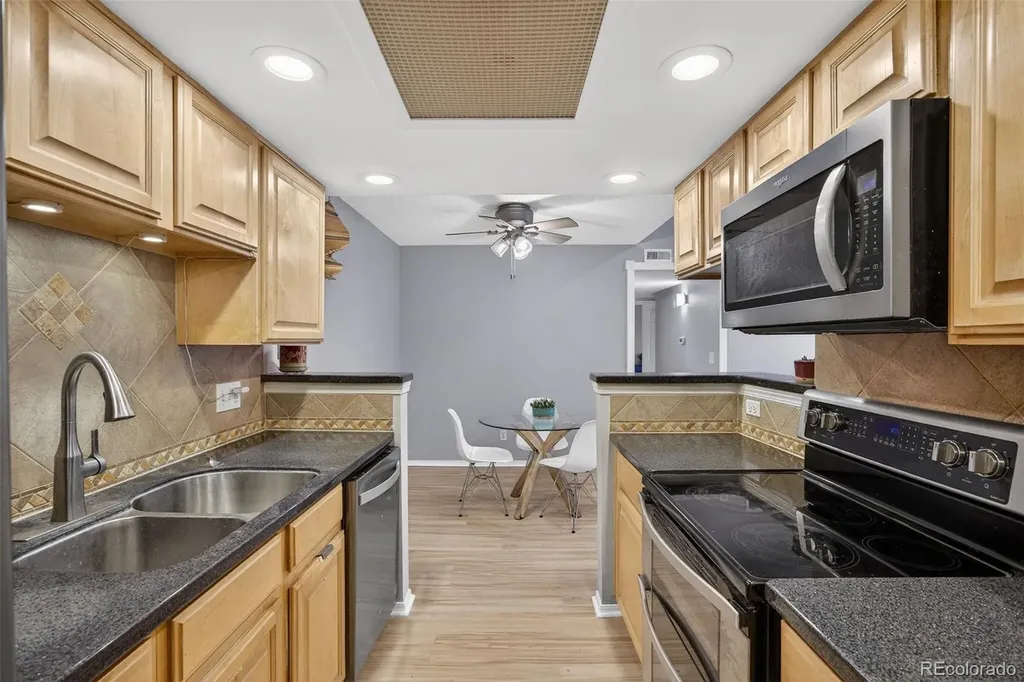 8225 Fairmount Drive Denver CO 80247