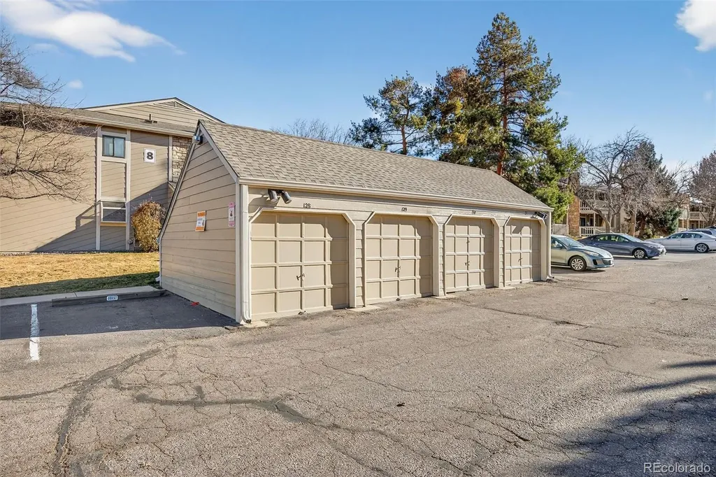 8225 Fairmount Drive Denver CO 80247