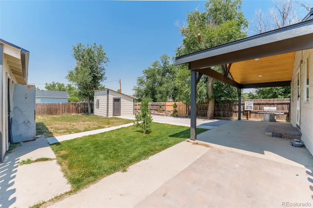 263 S Fetzer Street Byers CO 80103