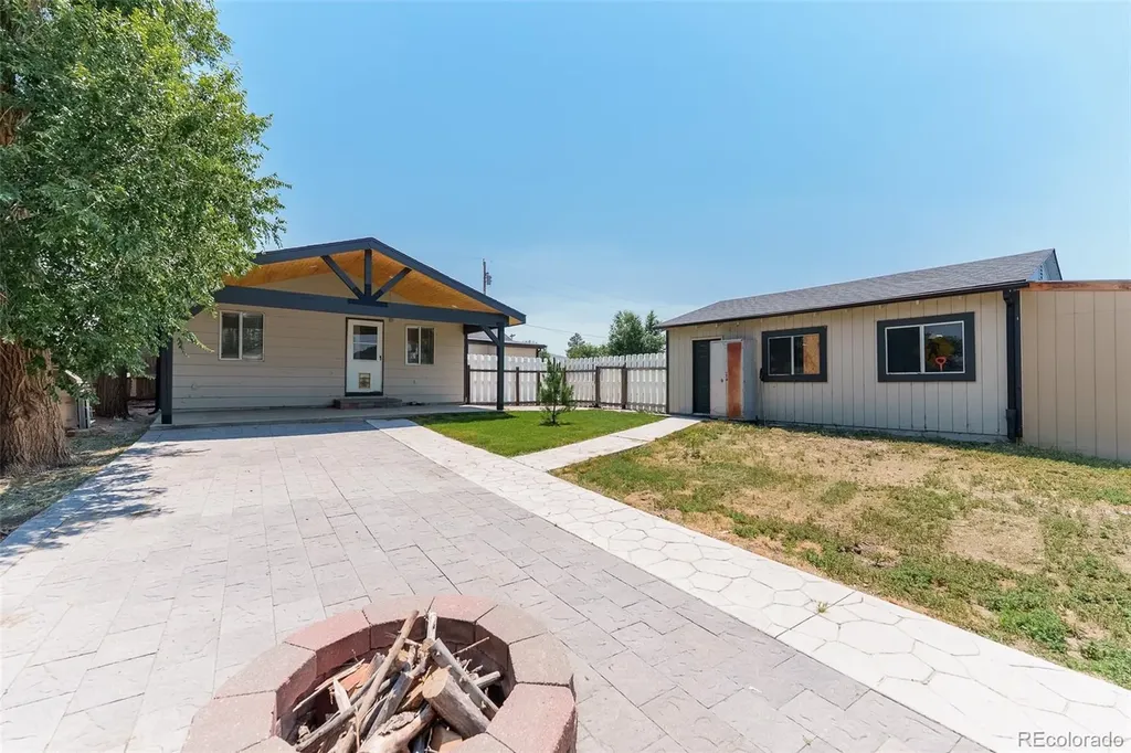 263 S Fetzer Street Byers CO 80103