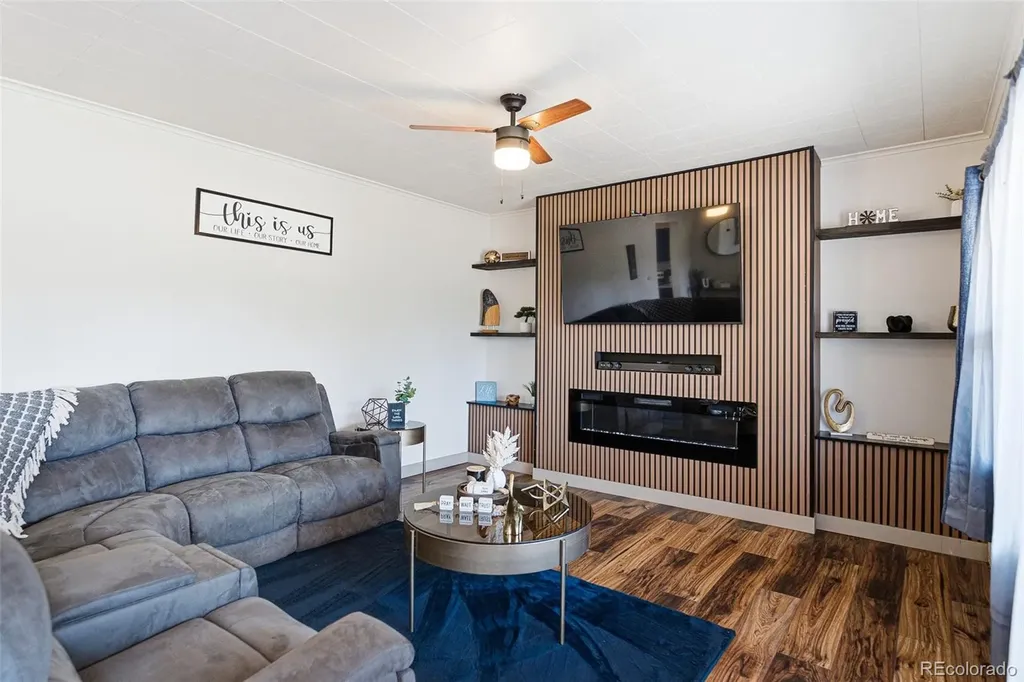263 S Fetzer Street Byers CO 80103