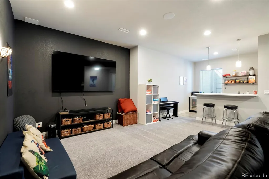 8187 S Little River Way Aurora CO 80016