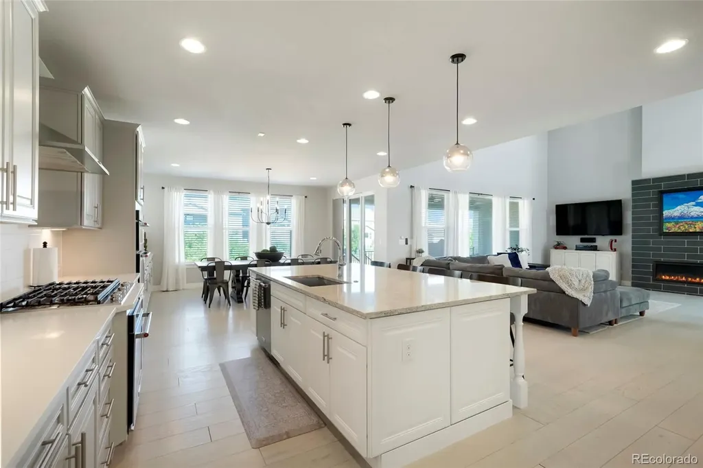 8187 S Little River Way Aurora CO 80016