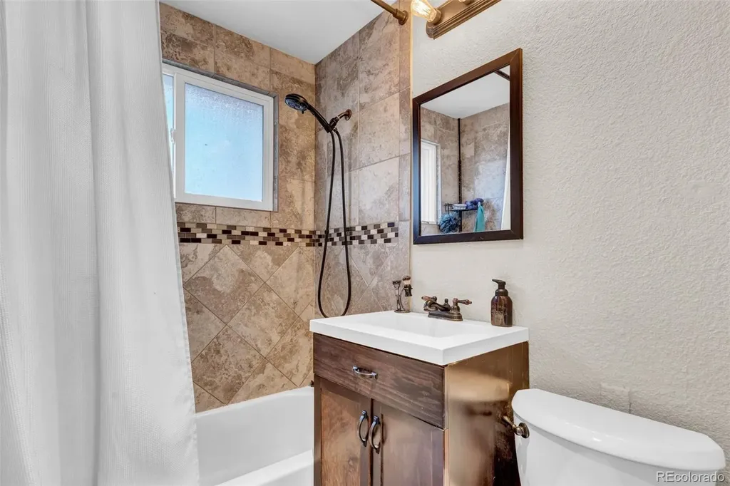 6115 Garrison Street Arvada CO 80004