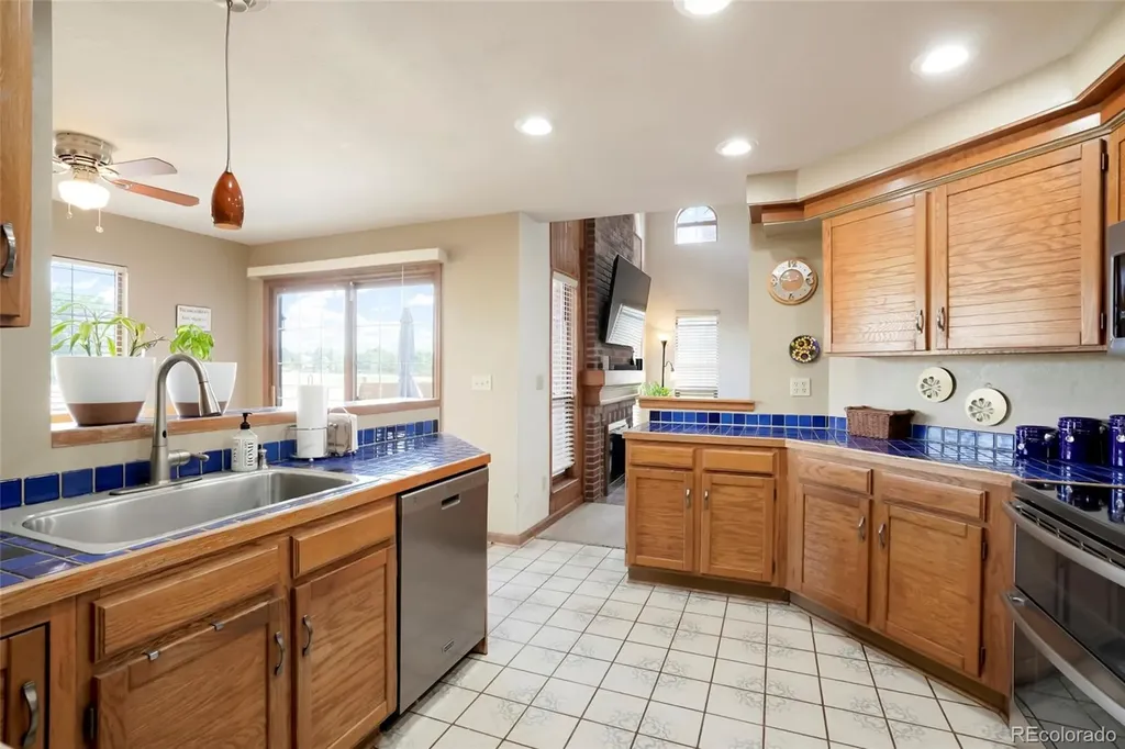 5200 S Memphis Court Aurora CO 80015