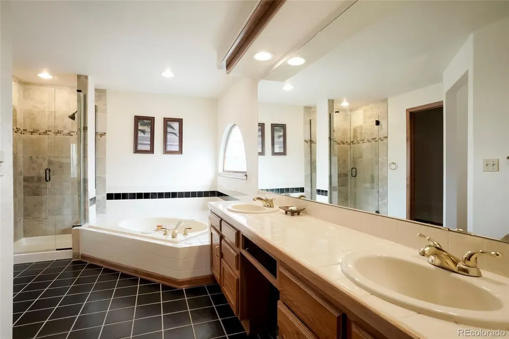 5200 S Memphis Court Aurora CO 80015