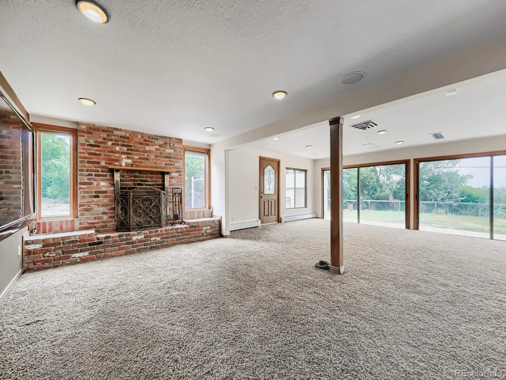 12875 Hillcrest Drive Longmont CO 80504
