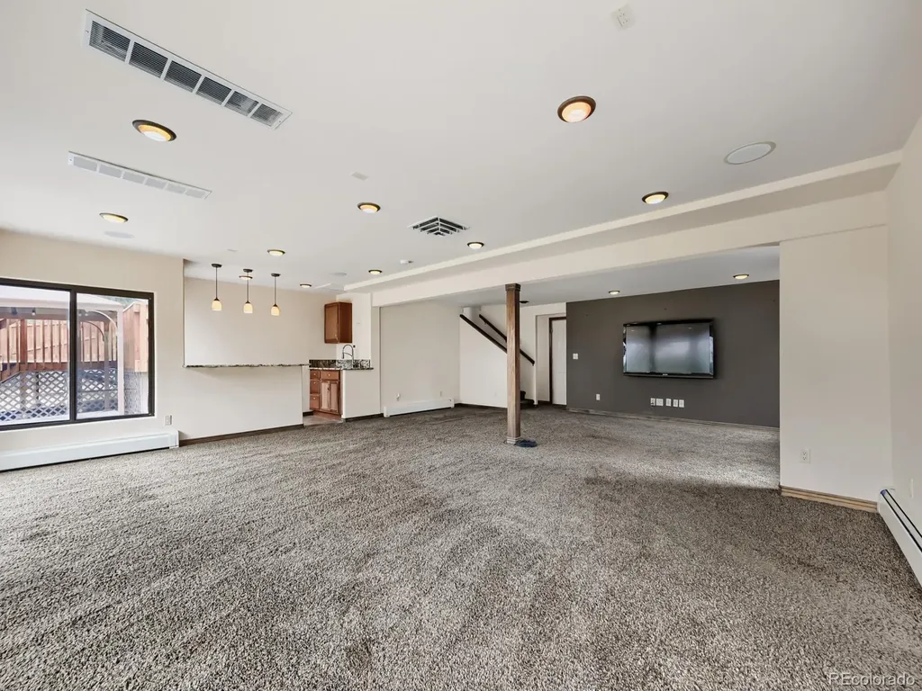 12875 Hillcrest Drive Longmont CO 80504