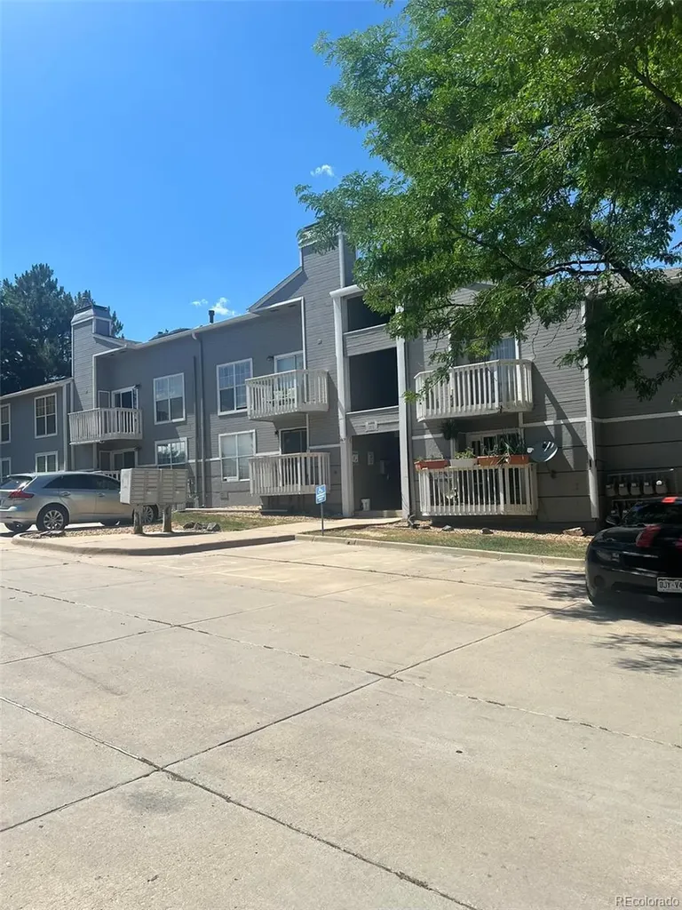 4480 S Pitkin Street Aurora CO 80015