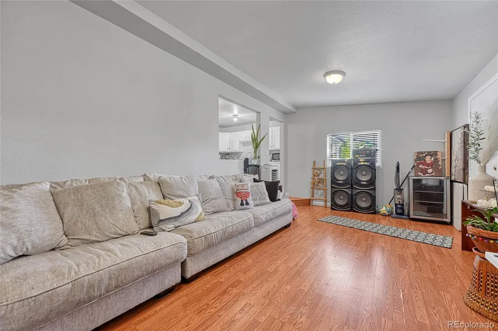 841 S Oakland Street Aurora CO 80012