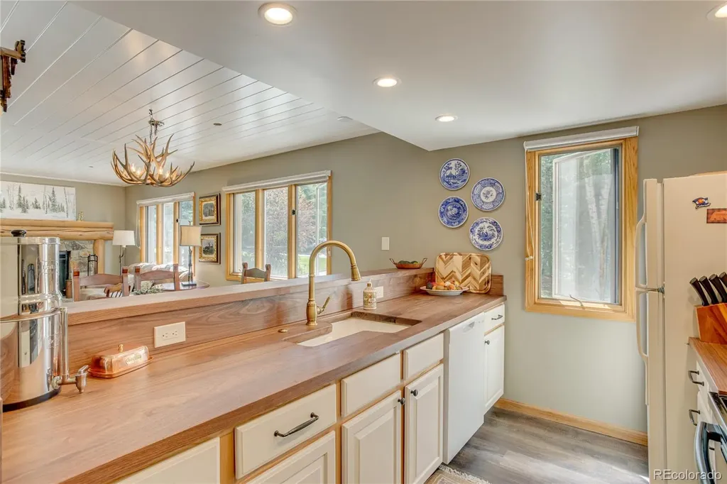 1206 Village Road Avon CO 81620
