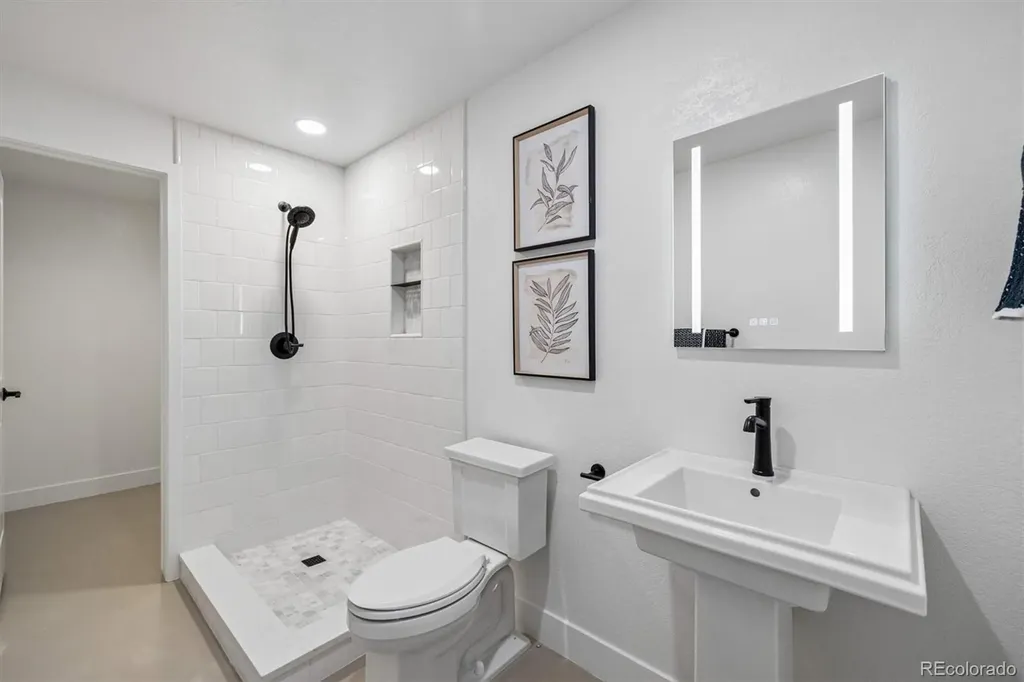 19056 W 94th Avenue Arvada CO 80007