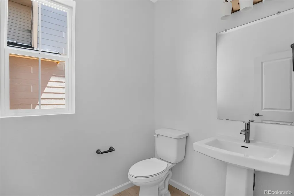 8722 Whiteclover Street Littleton CO 80125
