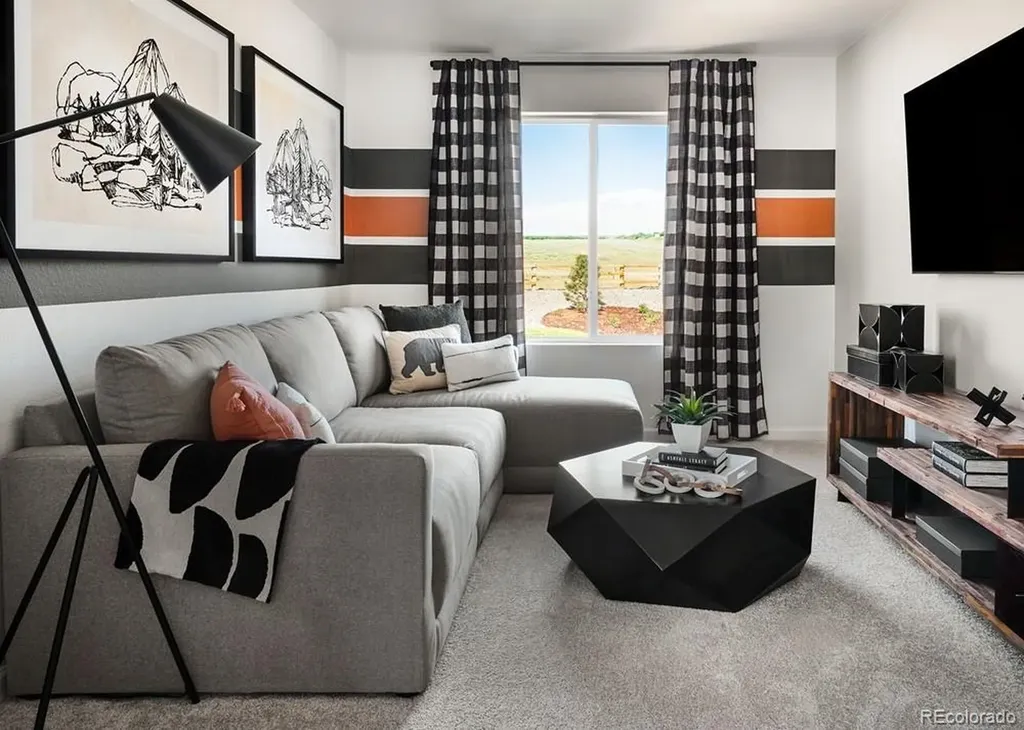 8722 Whiteclover Street Littleton CO 80125
