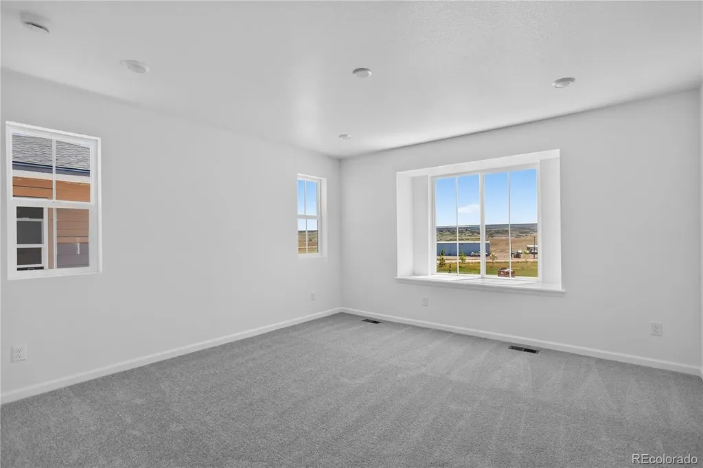 8722 Whiteclover Street Littleton CO 80125