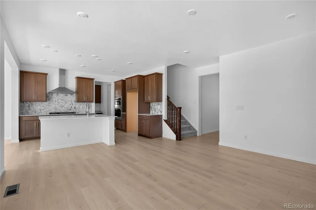 8722 Whiteclover Street Littleton CO 80125
