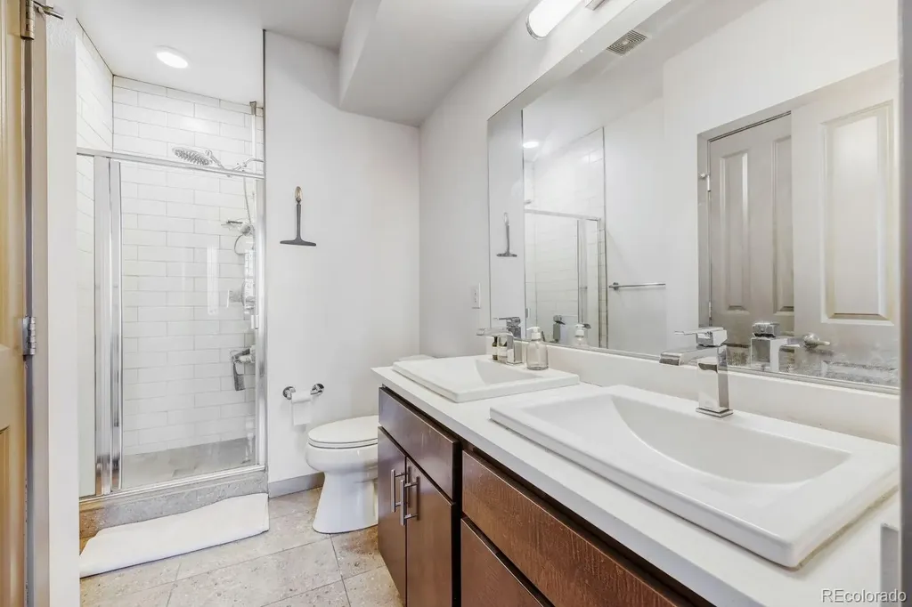 2200 Tremont Place Denver CO 80205