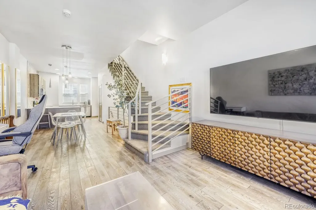 2200 Tremont Place Denver CO 80205