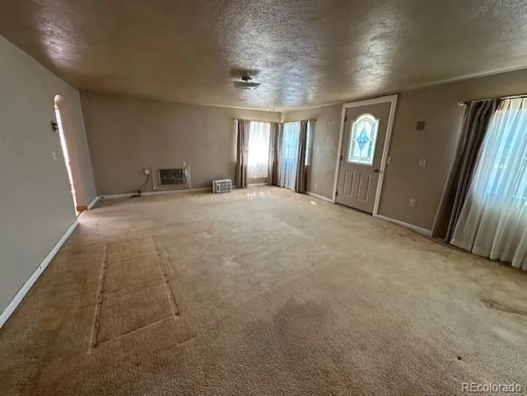 1012 Lincoln Street Wray CO 80758