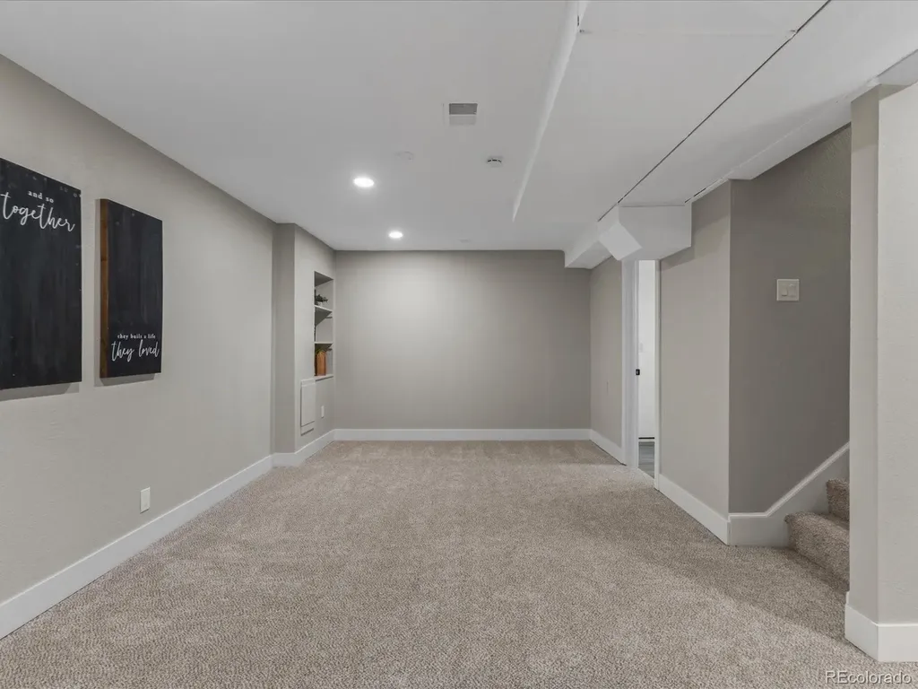 7296 Avrum Drive Denver CO 80221