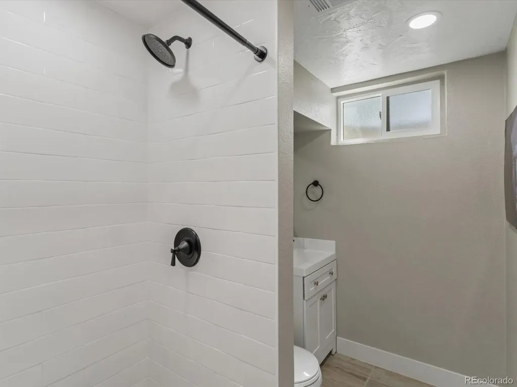 7296 Avrum Drive Denver CO 80221