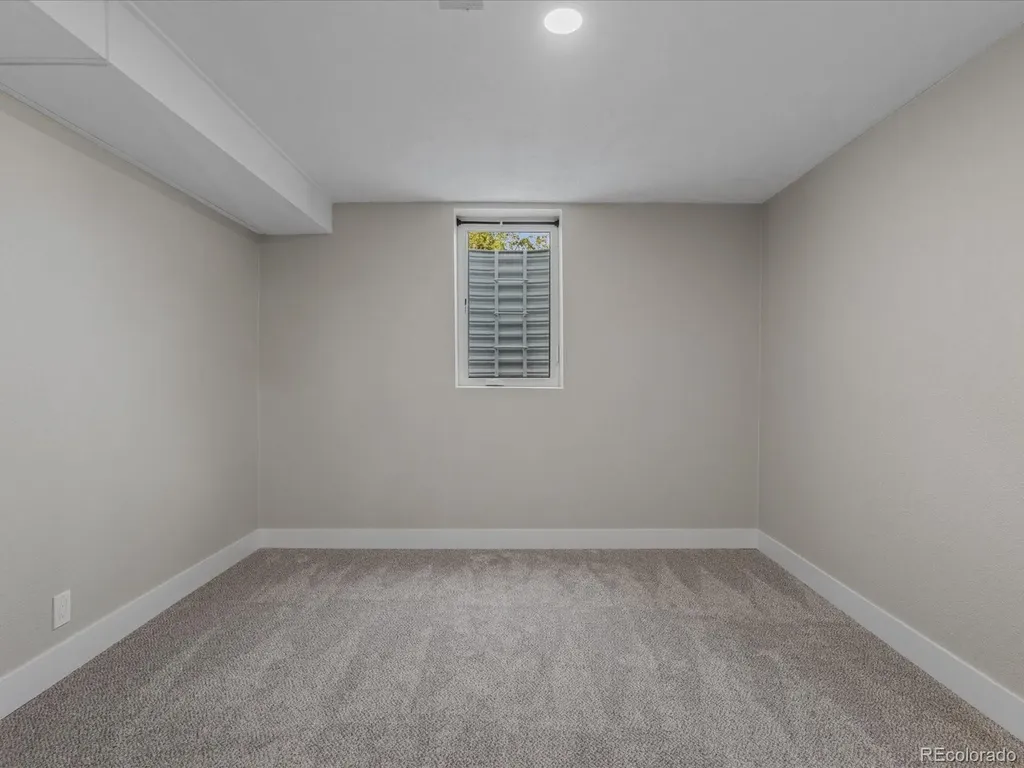 7296 Avrum Drive Denver CO 80221