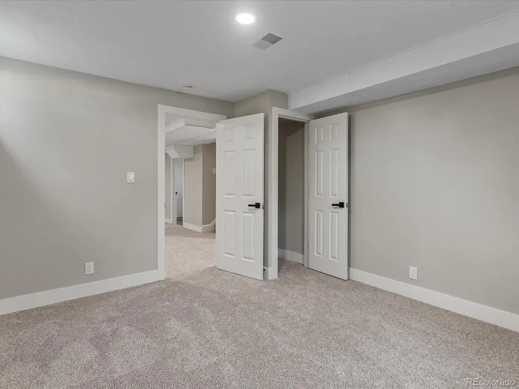 7296 Avrum Drive Denver CO 80221