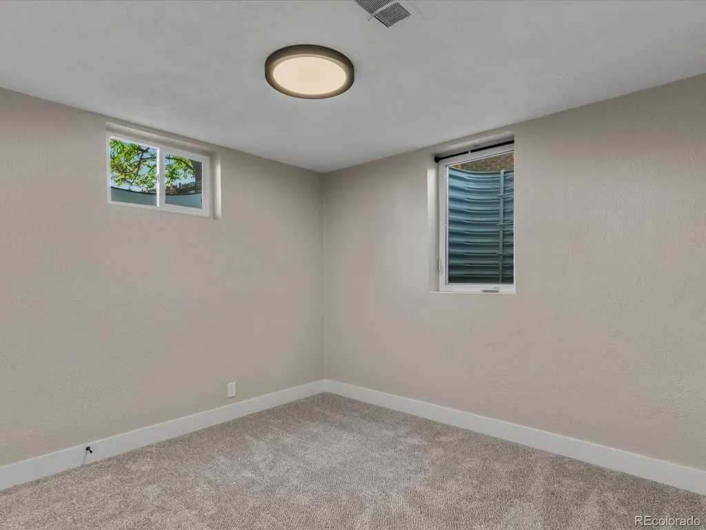 7296 Avrum Drive Denver CO 80221