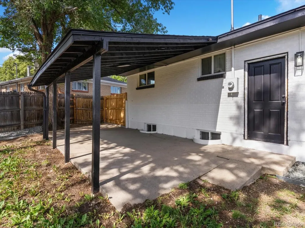 7296 Avrum Drive Denver CO 80221