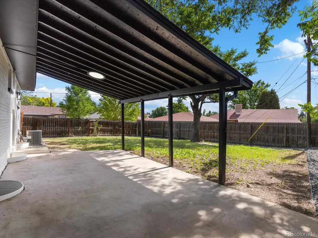7296 Avrum Drive Denver CO 80221