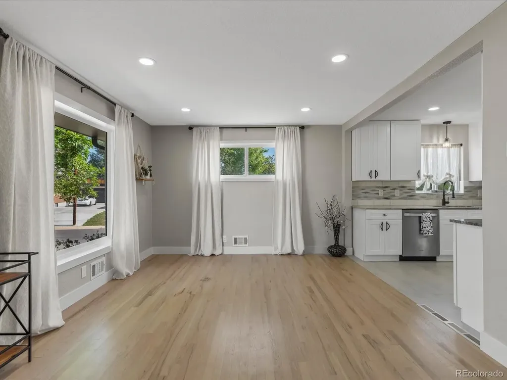 7296 Avrum Drive Denver CO 80221