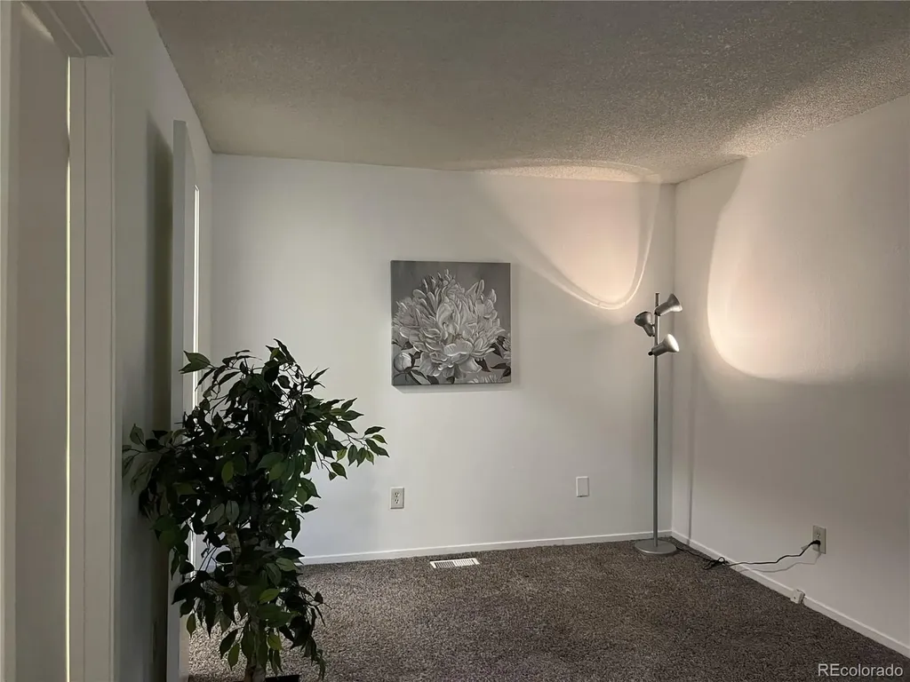 922 S Dearborn Way Aurora CO 80012