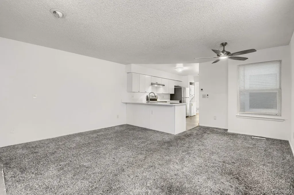 922 S Dearborn Way Aurora CO 80012