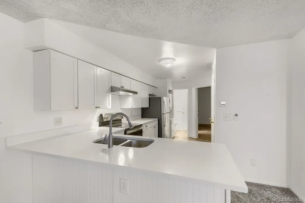 922 S Dearborn Way Aurora CO 80012