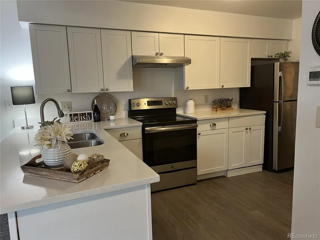 922 S Dearborn Way Aurora CO 80012