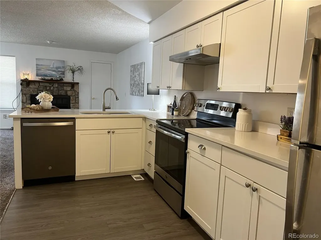 922 S Dearborn Way Aurora CO 80012