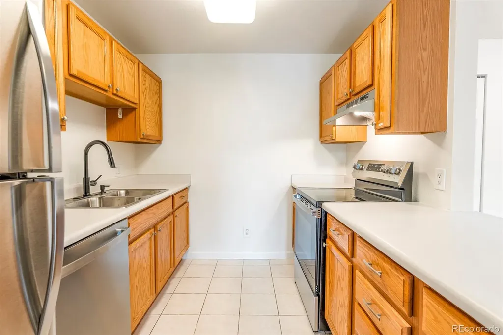 13085 W Cedar Drive Lakewood CO 80228