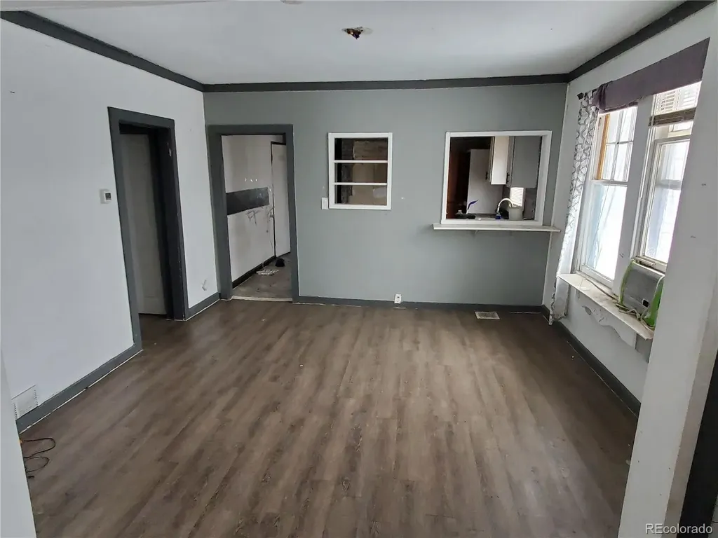 285 S Newton Street Denver CO 80219