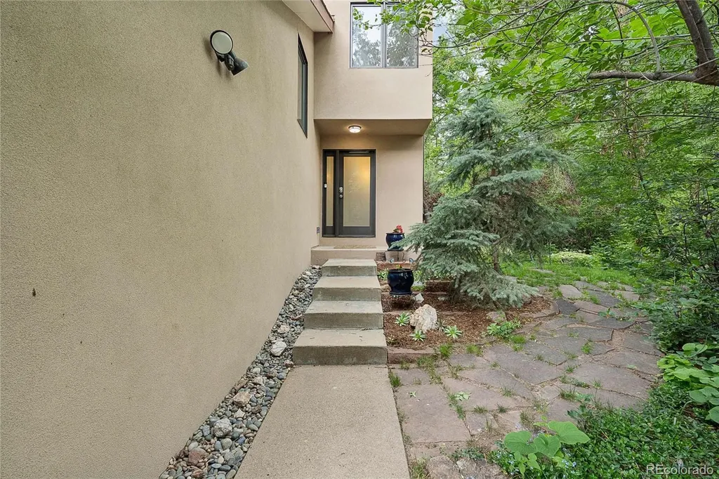 299 Spruce Court Boulder CO 80302