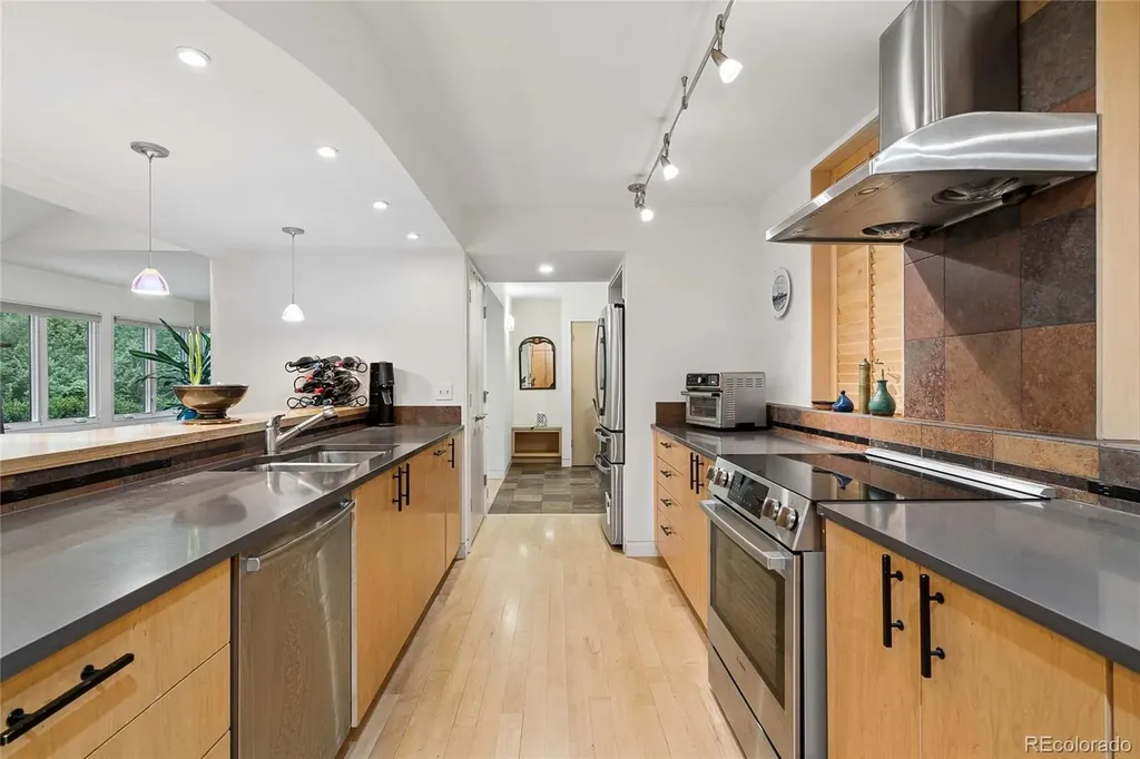 299 Spruce Court Boulder CO 80302