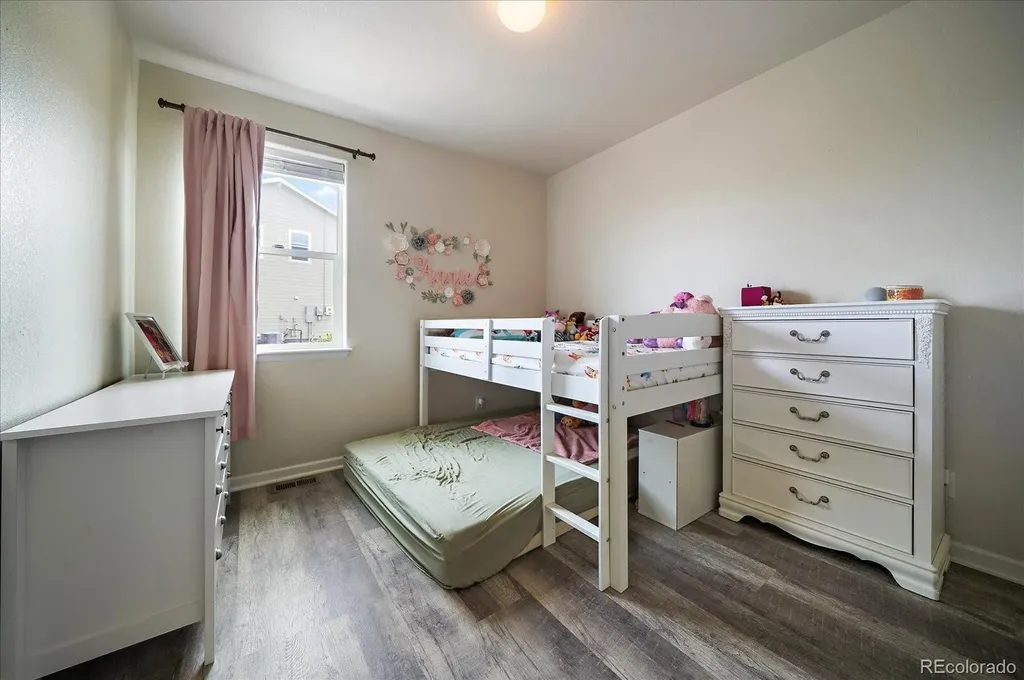 5607 En Joie Place Elizabeth CO 80107