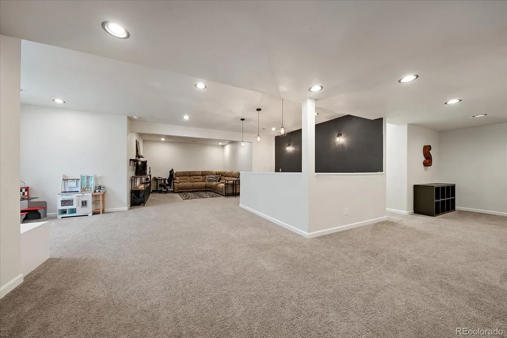 5607 En Joie Place Elizabeth CO 80107