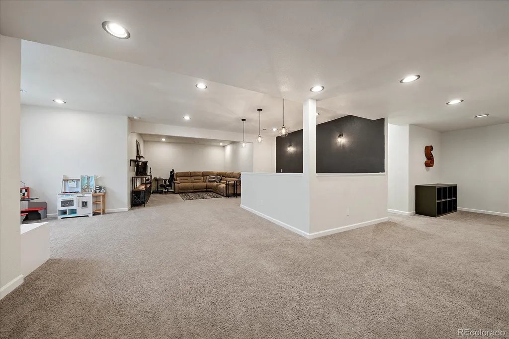 5607 En Joie Place Elizabeth CO 80107