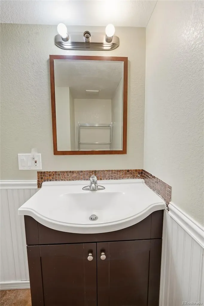 1275 W 4th Avenue Broomfield CO 80020