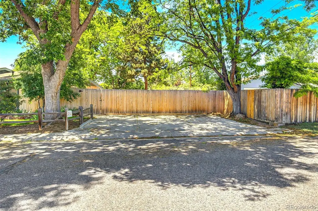 1661 Allison Street Lakewood CO 80214