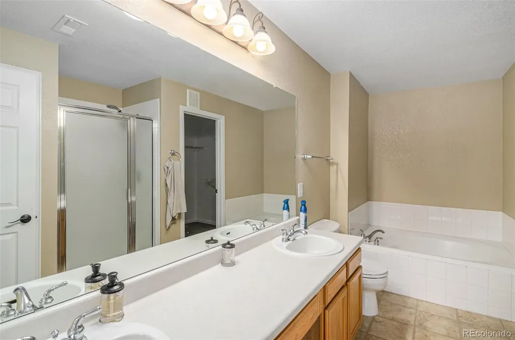 9795 W Freiburg Drive Littleton CO 80127