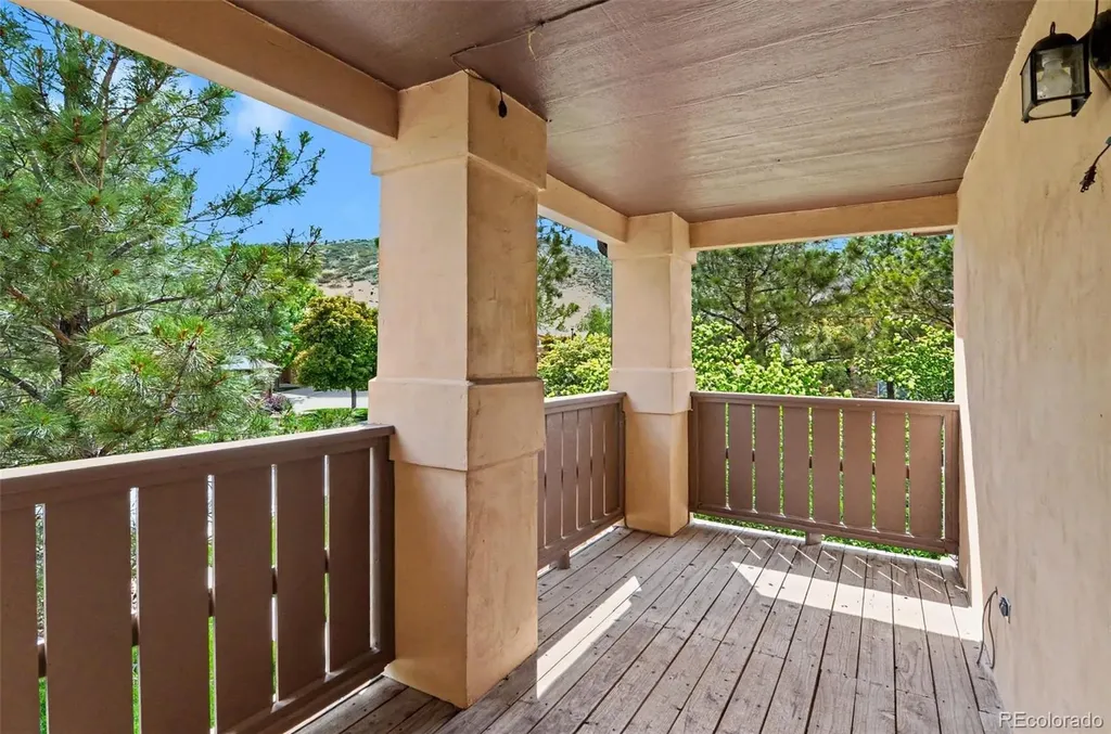 9795 W Freiburg Drive Littleton CO 80127