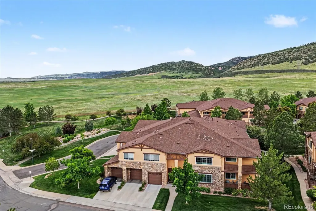 9795 W Freiburg Drive Littleton CO 80127